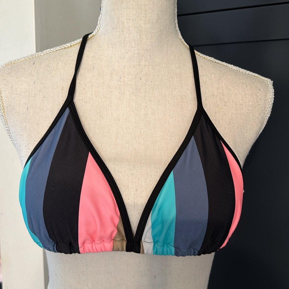 BODY GLOVE V SHAPE SWIM TOP SIZE SMALL